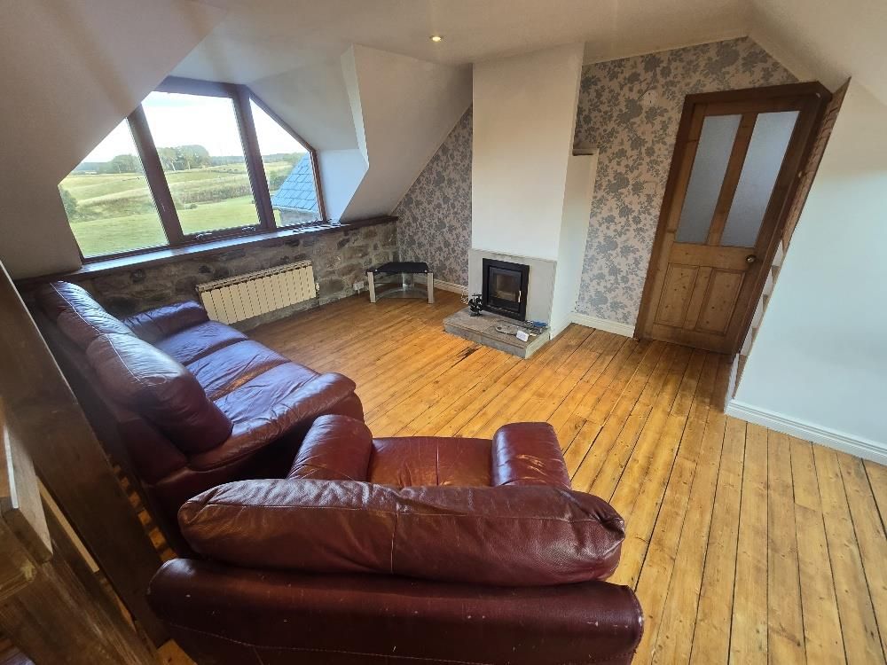 Property photo 2 of 11 Lounge 2