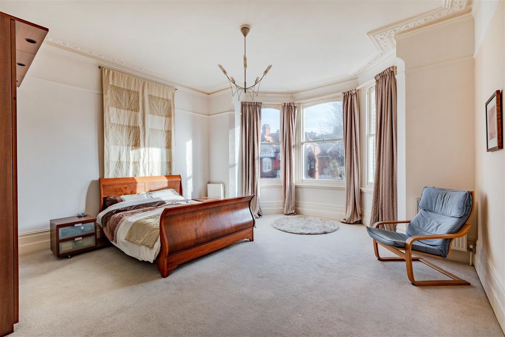 Property photo 2 of 14 Bedroom