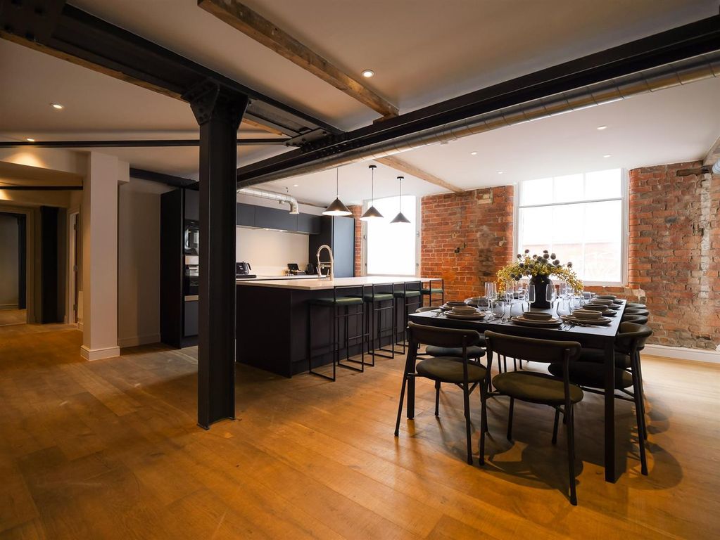 Property photo 1 of 86 2Umb2.Jpg