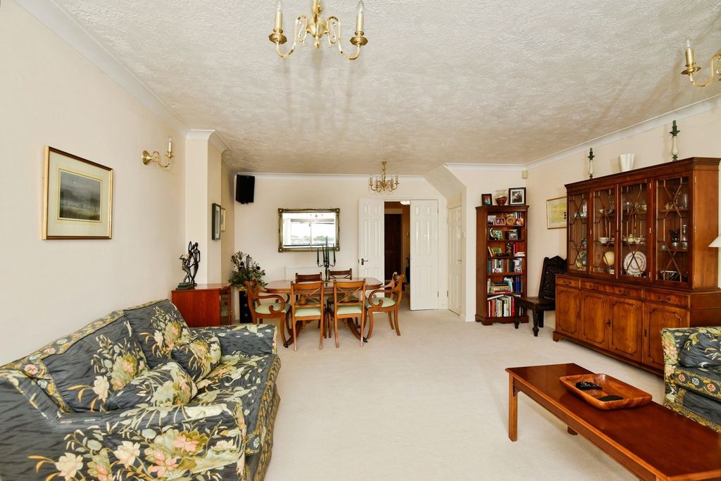 Property photo 3 of 17 Photo