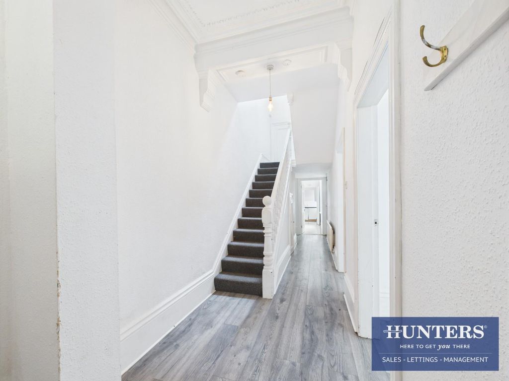 Property photo 2 of 12 Hallway