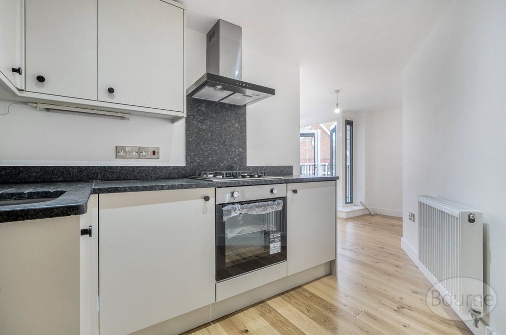 Additional image 5 of 1 bed flat for saleSwan Street, Petersfield, Hampshire GU32