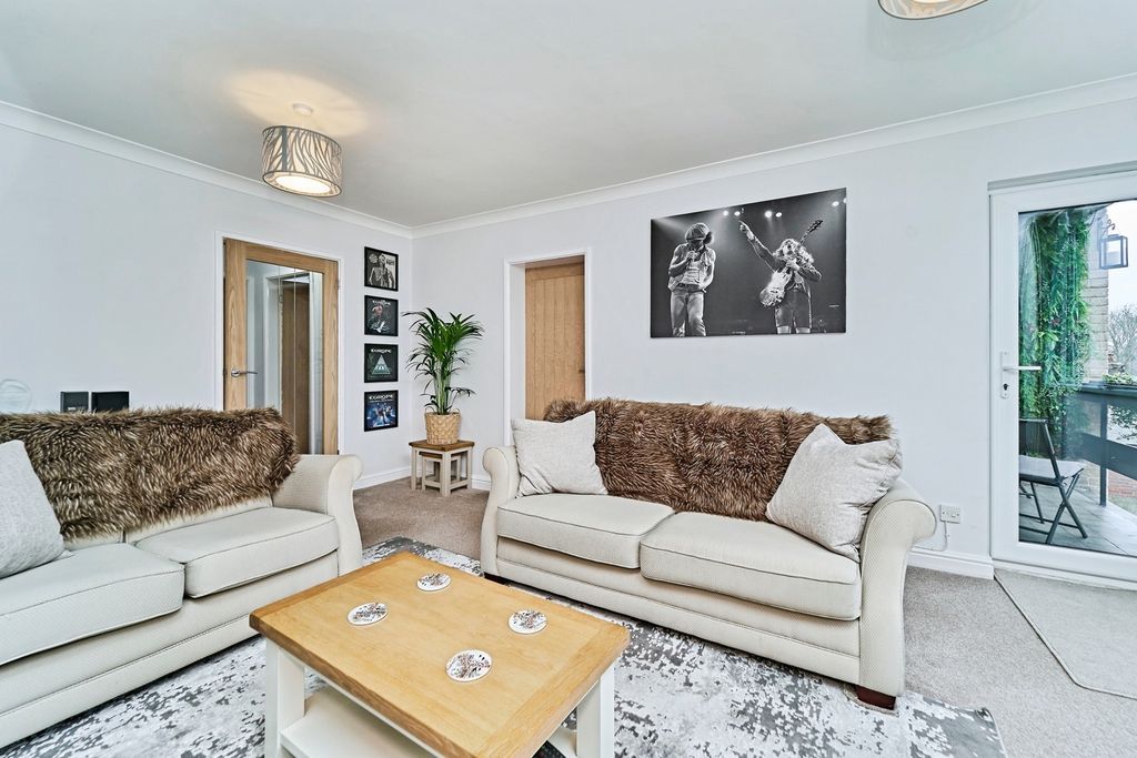 Property photo 2 of 13 Pbox-Img.Jpg