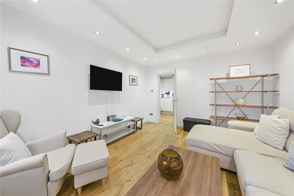 Property photo 2 of 14 Picture No. 16