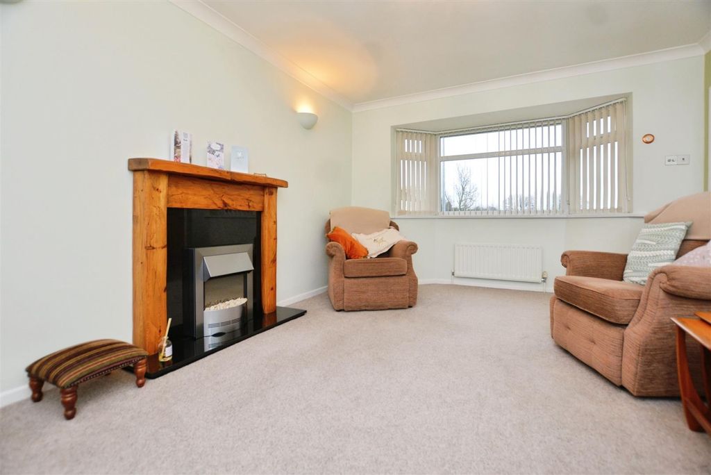 Property photo 2 of 25 Living Room