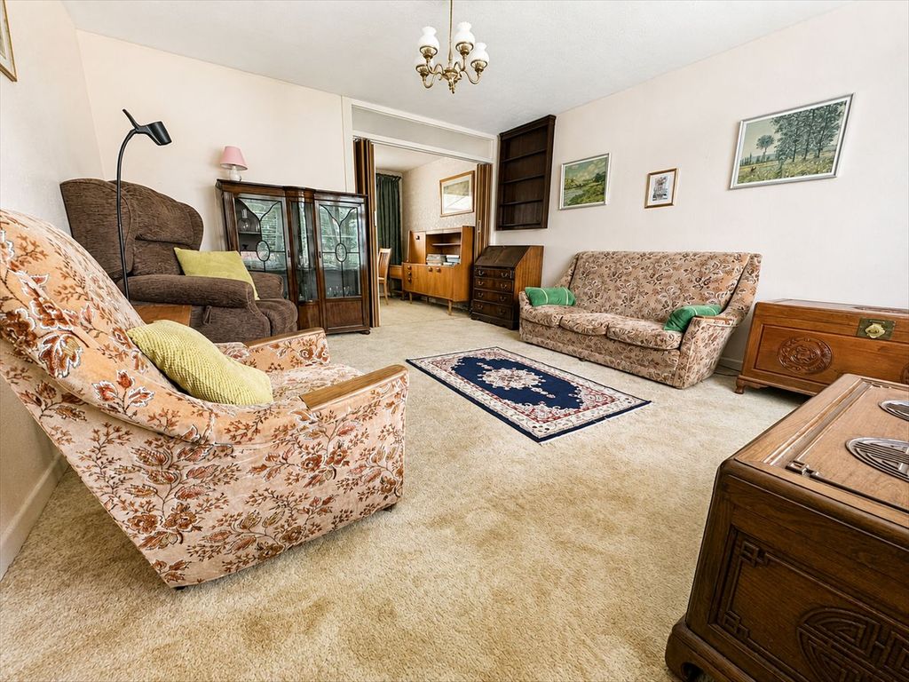 Property photo 2 of 12