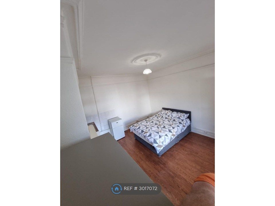 Property photo 1 of 3