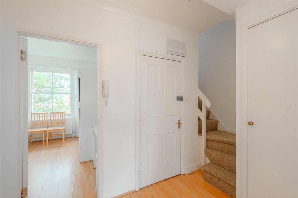 Property photo 3 of 8 Picture No. 15