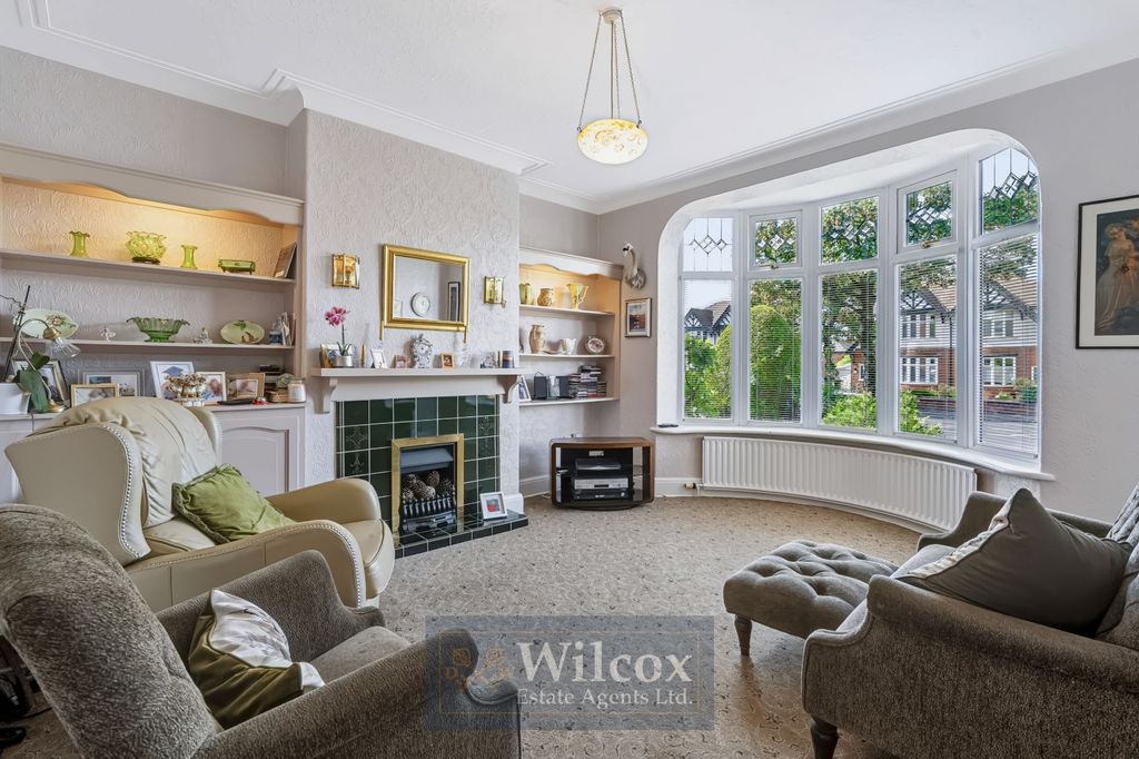 Property photo 2 of 42
