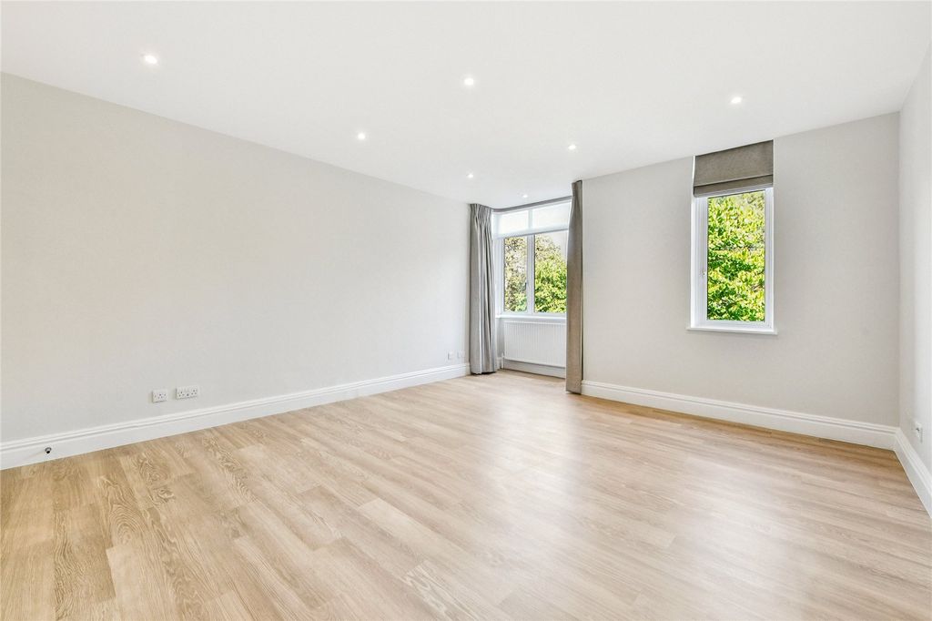 Property photo 2 of 17 Picture No. 15