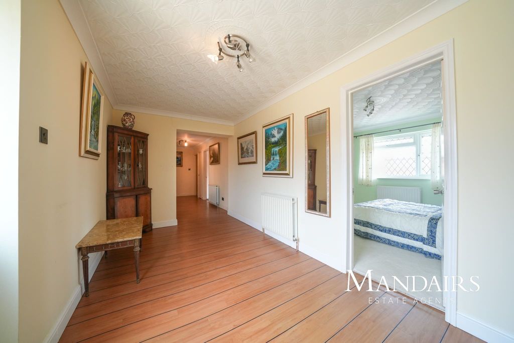 Property photo 2 of 25