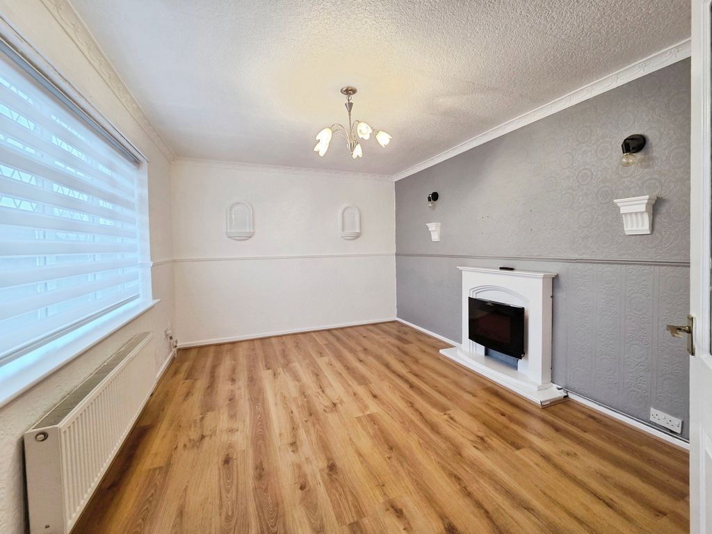 Property photo 2 of 20 Cfa975c5-1000116925