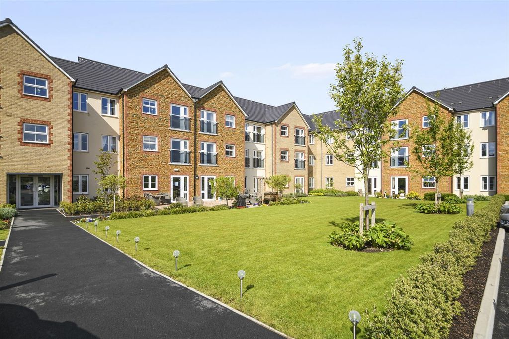 Property photo 1 of 19 Eastland Grange Communal Grounds.Jpg