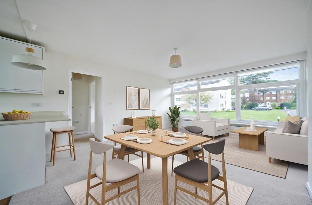 Property photo 2 of 15 Picture No. 21