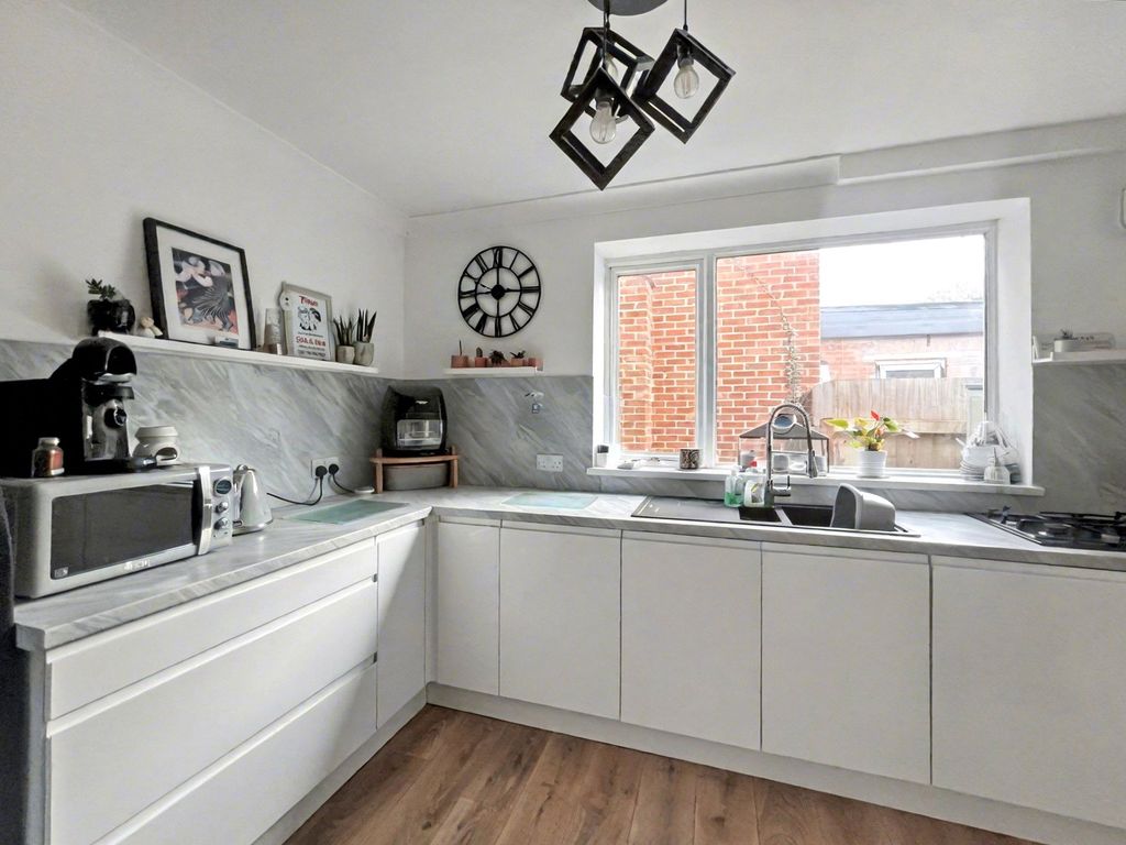 Property photo 3 of 20 3 - Picture No. 06