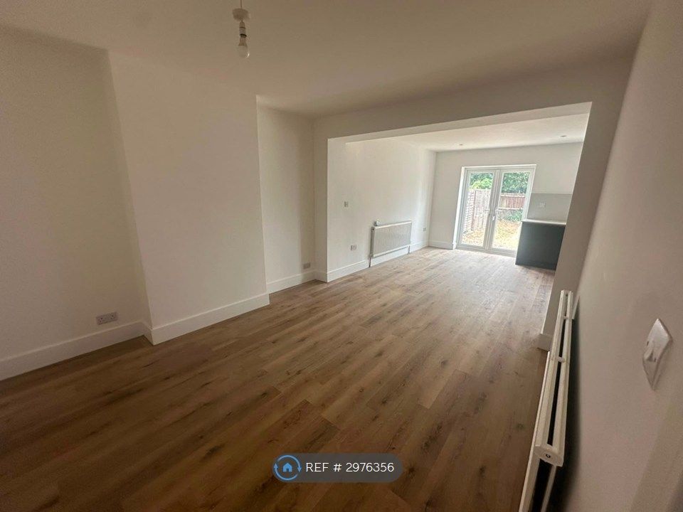 Property photo 3 of 25