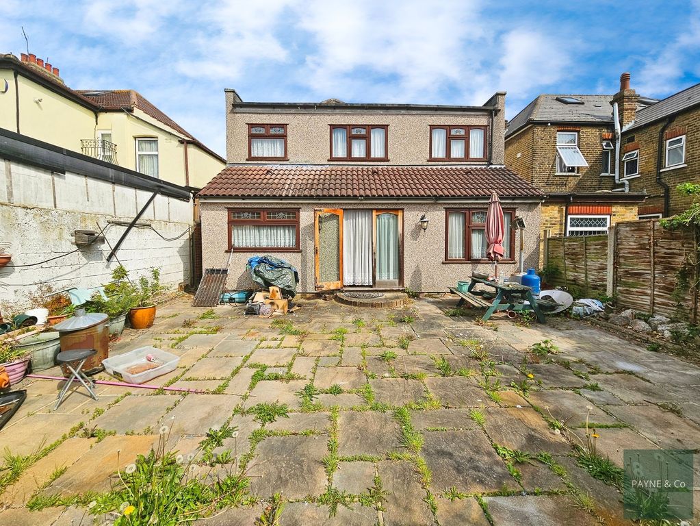 Property photo 3 of 18