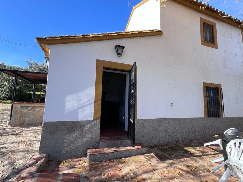 Property photo 2 of 38