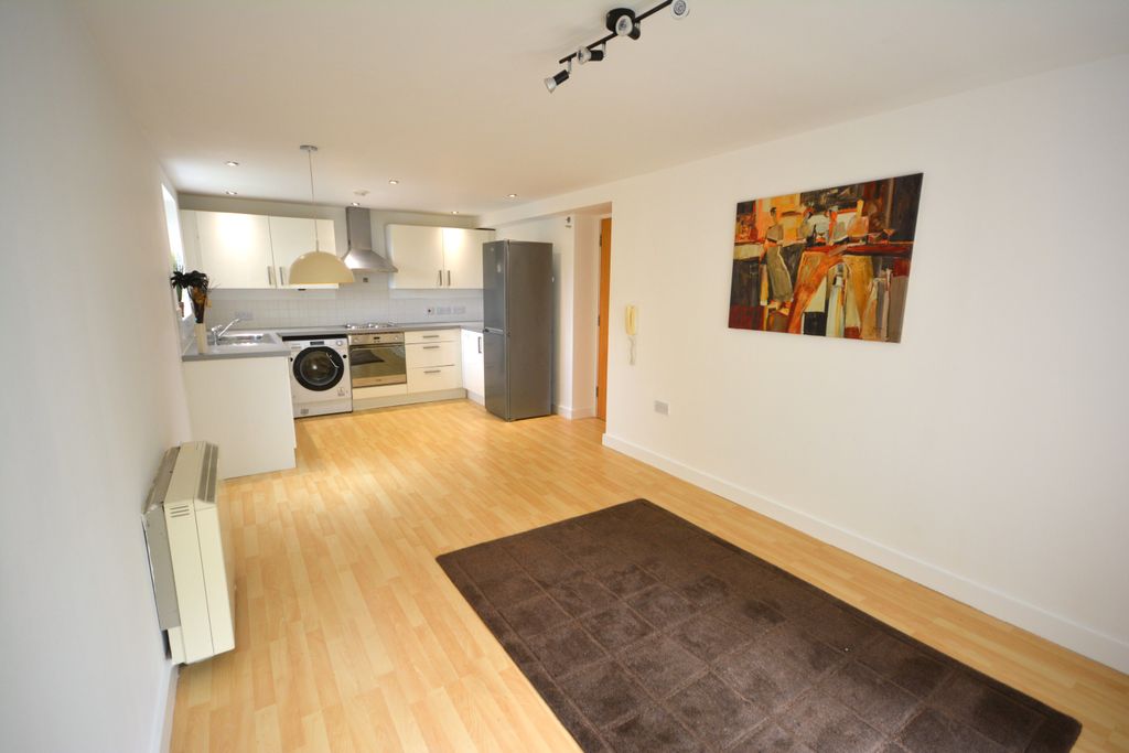 Property photo 3 of 9 Living/Kitchen Area