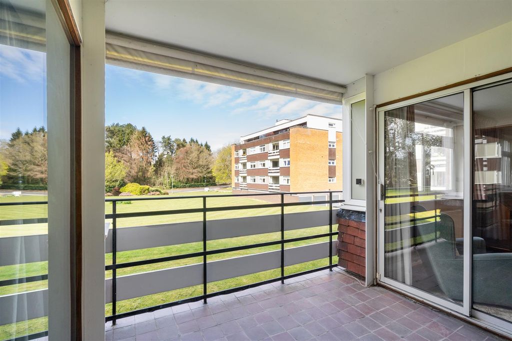 Property photo 2 of 15 65 Riverside Drive_14.Jpg