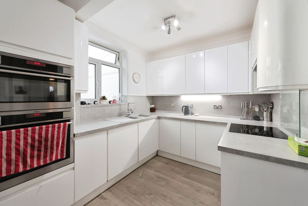 Property photo 3 of 16 Pbox-Img.Jpg