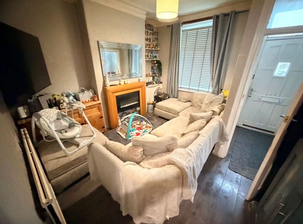 Property photo 2 of 9