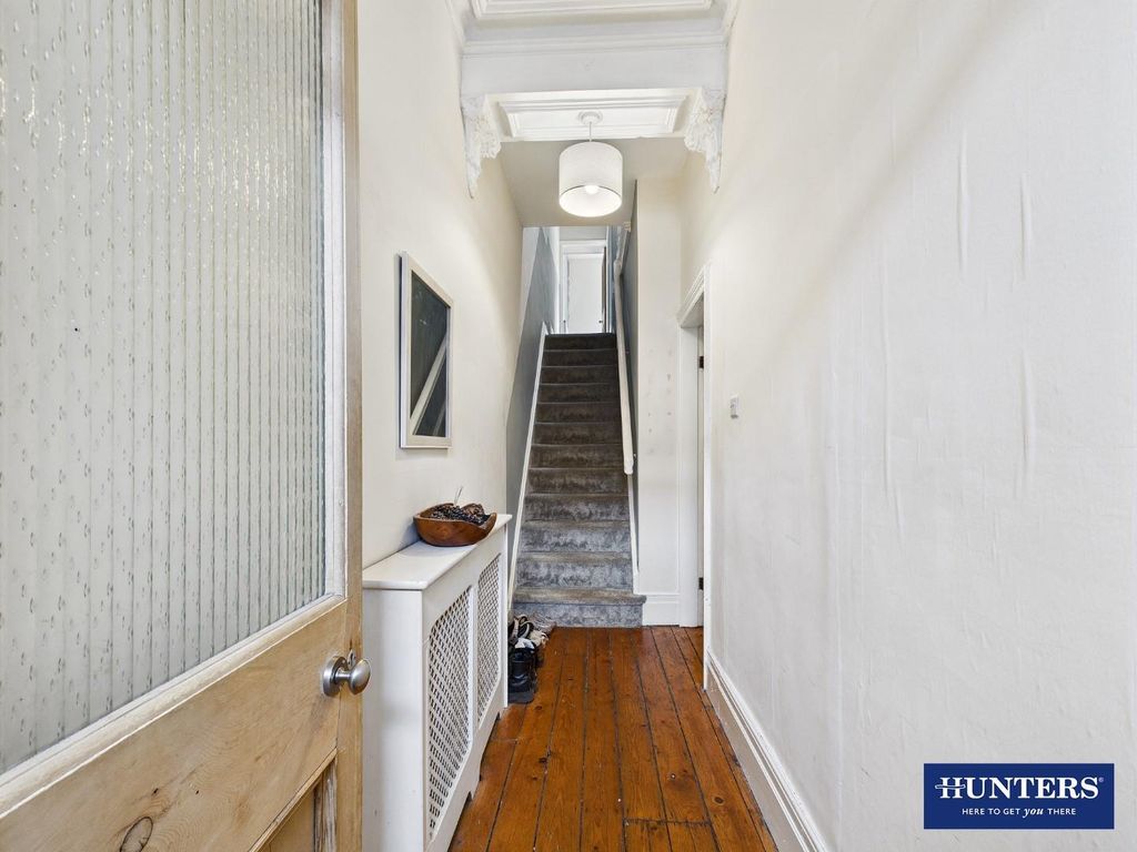 Property photo 2 of 17 Hallway