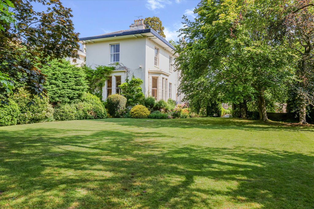 Property photo 2 of 36 Image