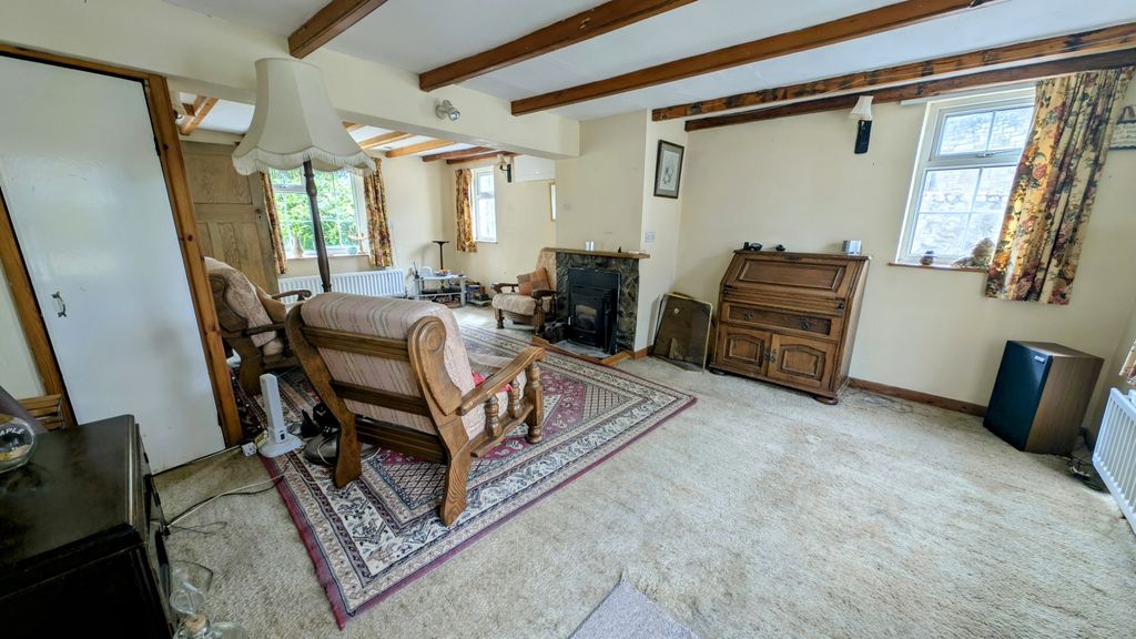 Property photo 3 of 17 Living Room