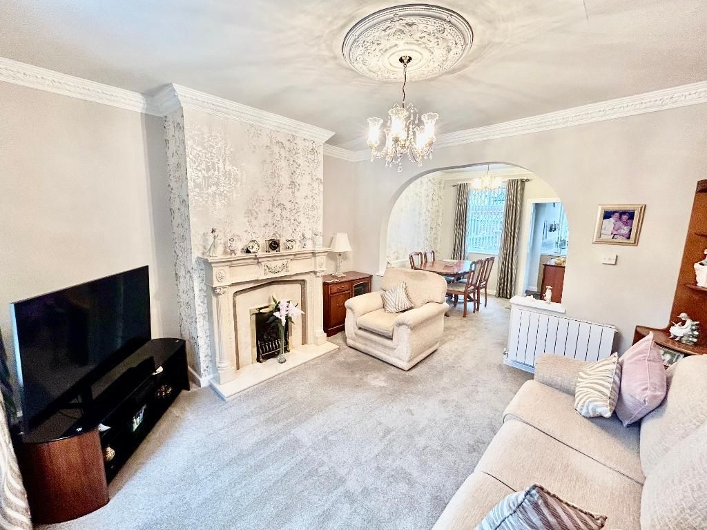 Property photo 2 of 14 Lounge