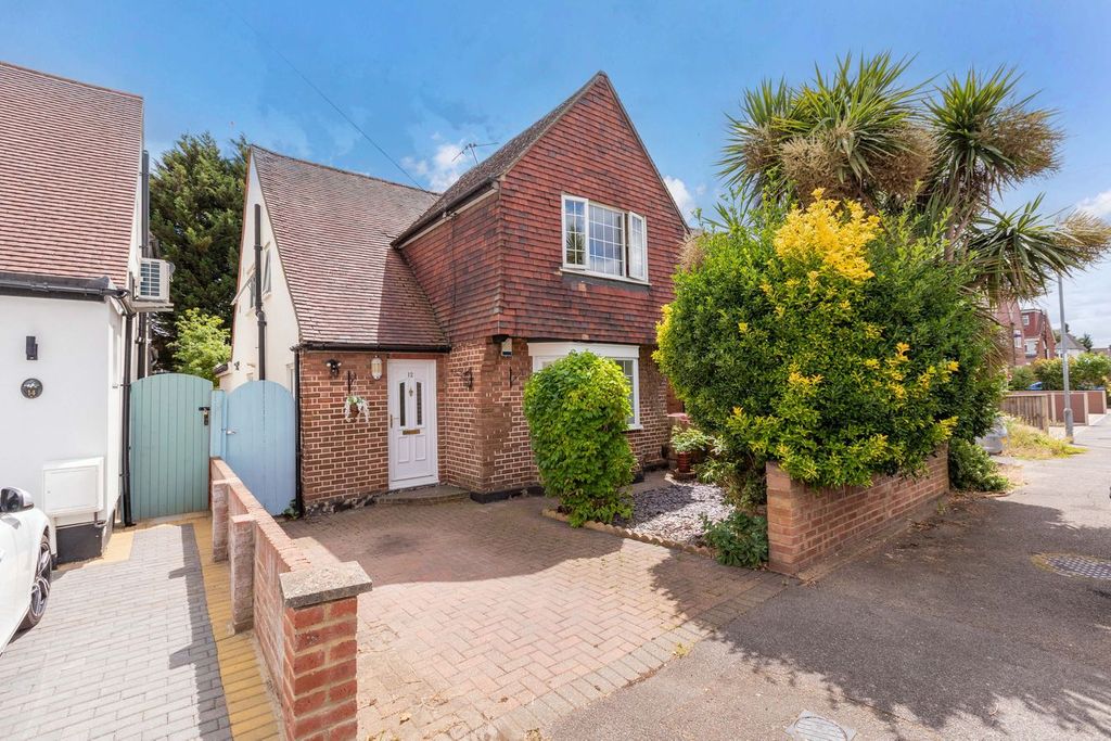 Property photo 1 of 12