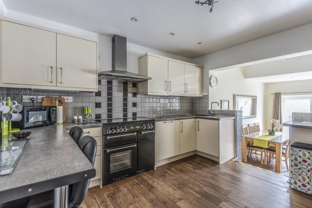 Property photo 1 of 5 Internal View