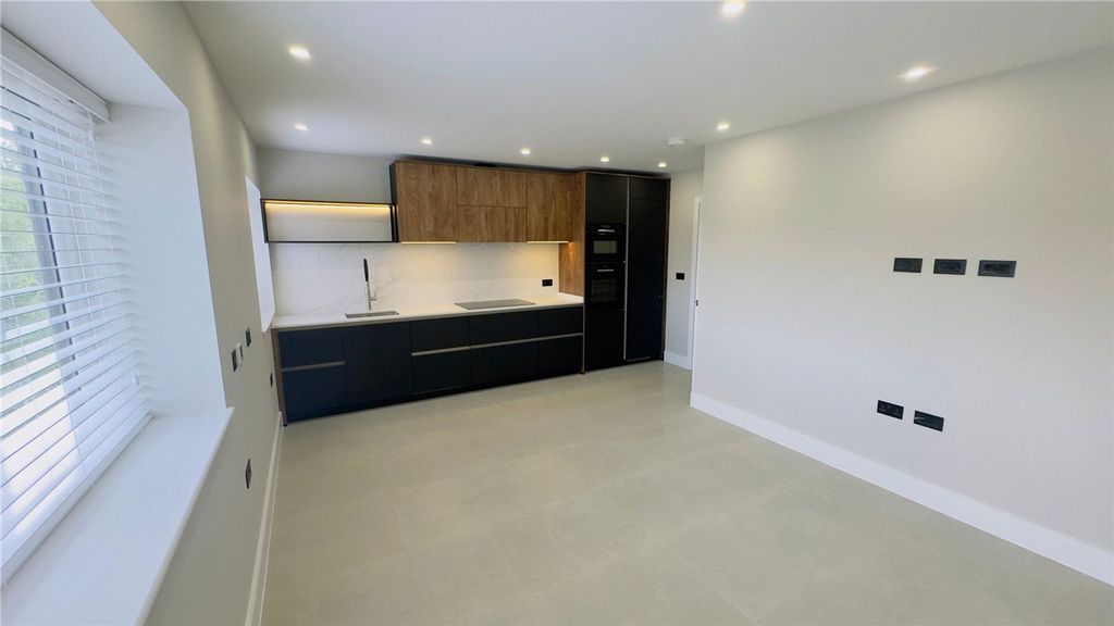 Property photo 3 of 26 Picture No. 03