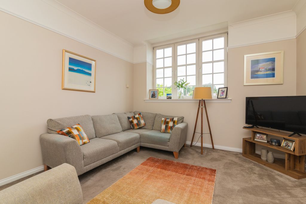 Property photo 3 of 26 Flat 2 Braids Court  Paisley Pa2 6Hr-4