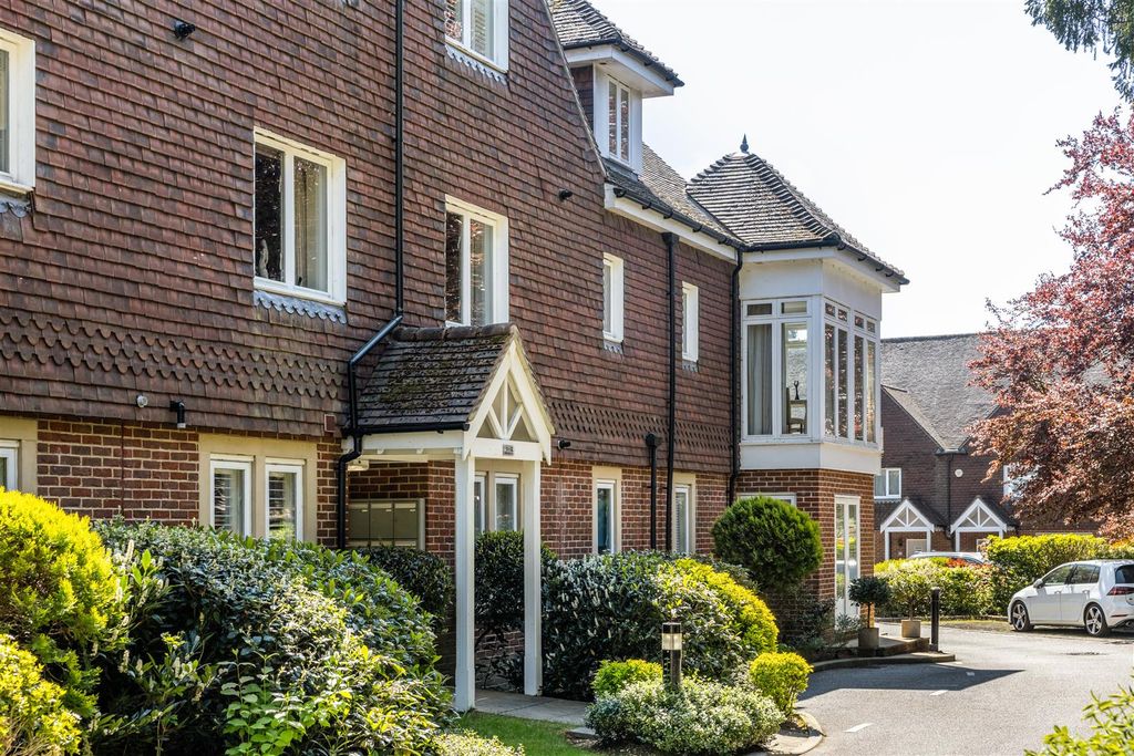 Additional image 15 of 2 bed flat for saleBellingham Drive, Reigate RH2