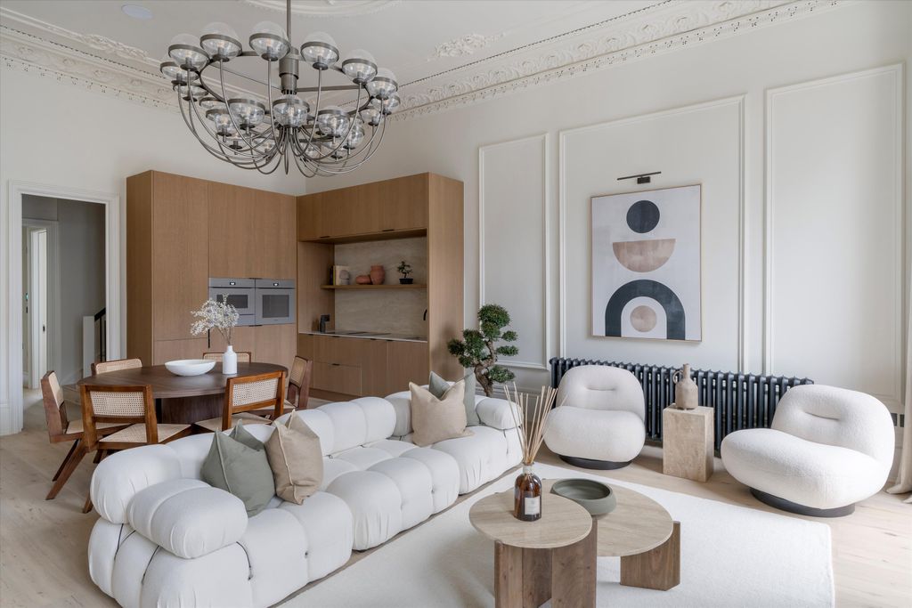 Property photo 2 of 19 Image