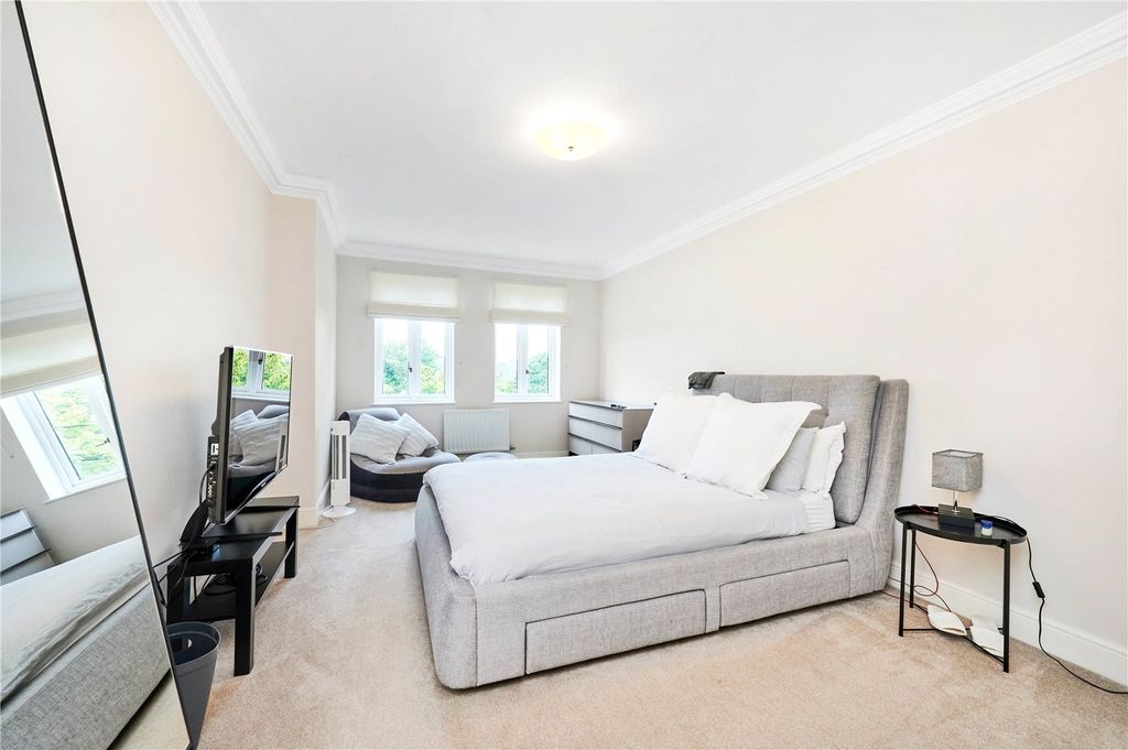 Property photo 3 of 11 Bedroom