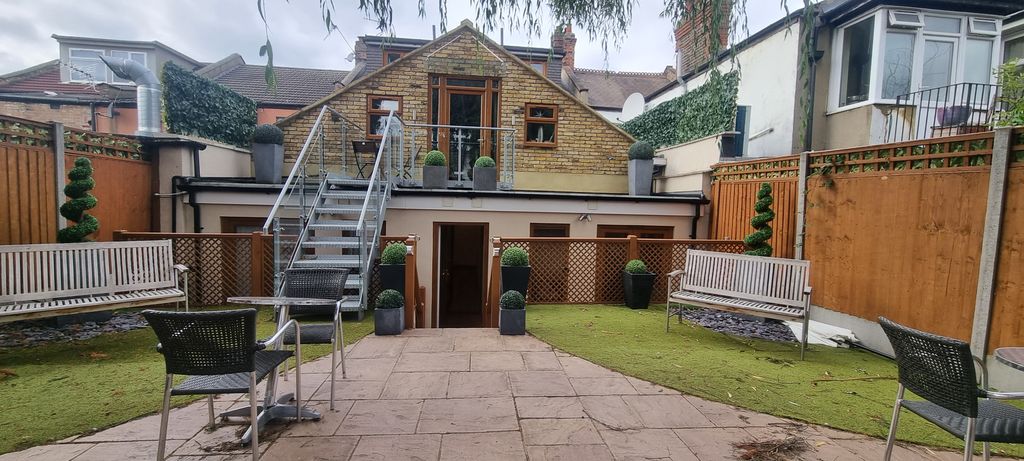 Property photo 1 of 30