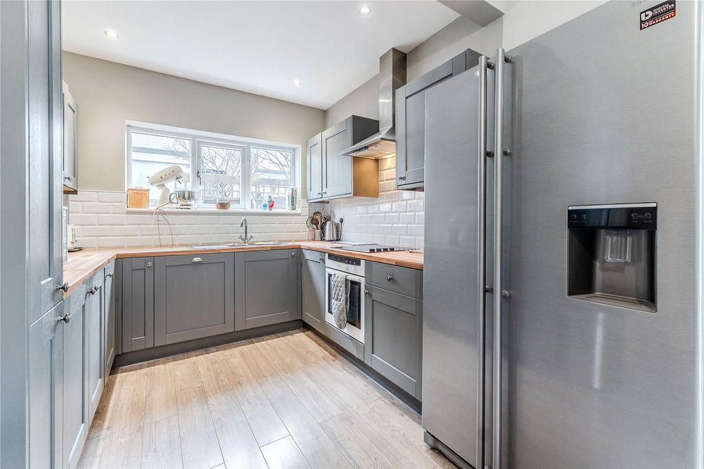 Property photo 3 of 16 Picture No. 17