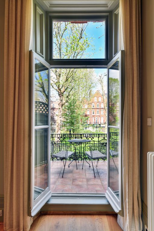 Property photo 3 of 14 Balcony