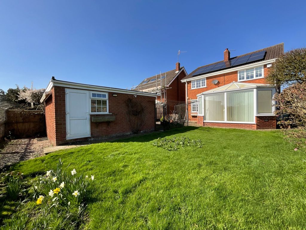 Property photo 2 of 37