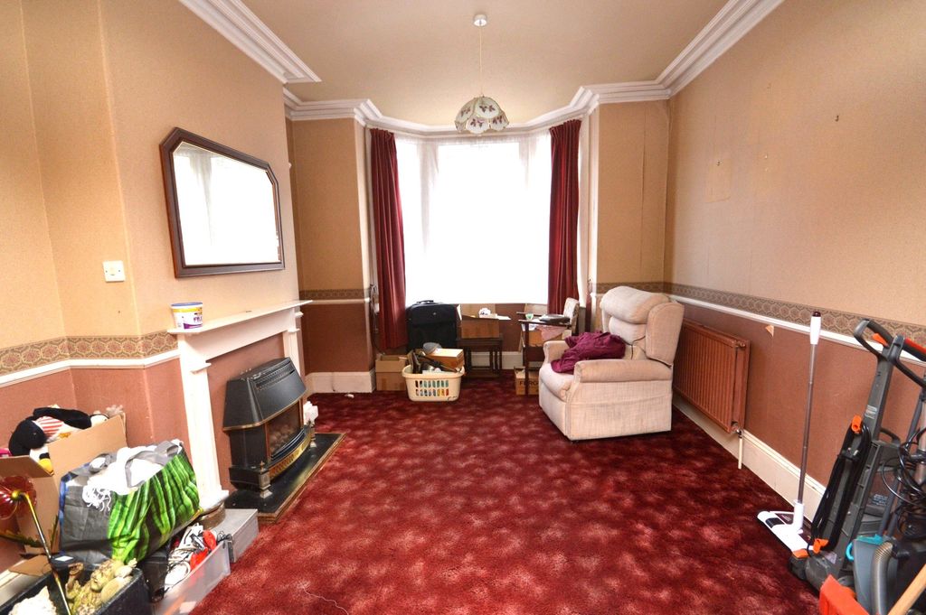 Property photo 3 of 10 Living Room