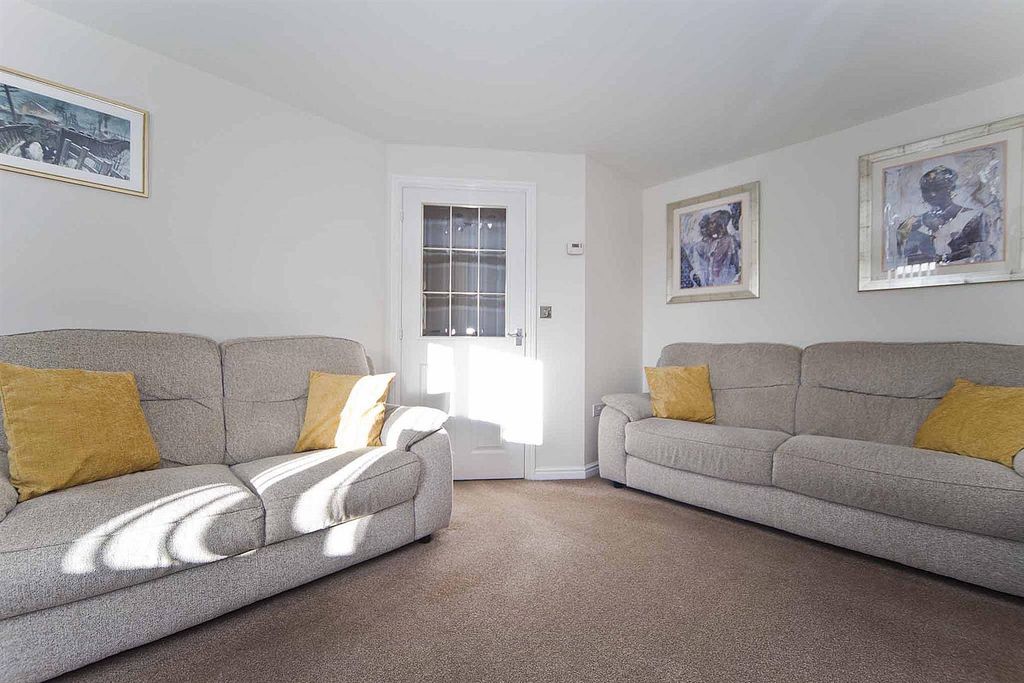 Property photo 3 of 25