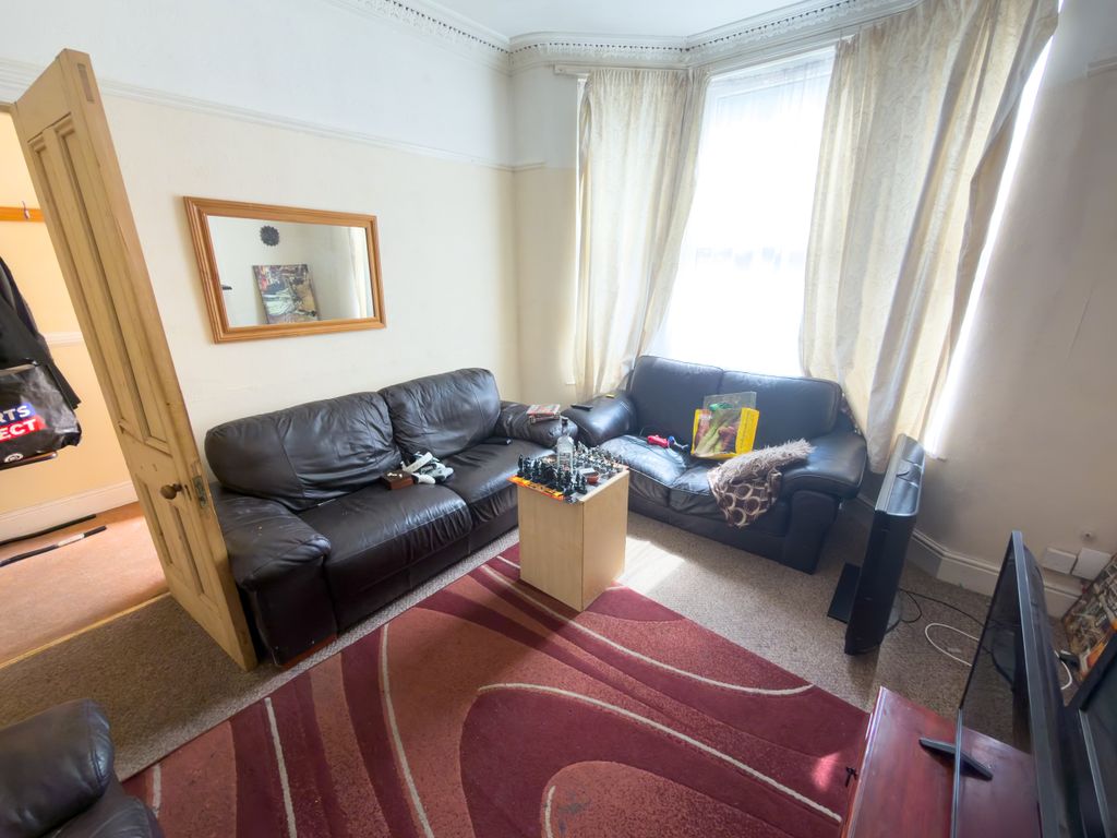 Property photo 3 of 16