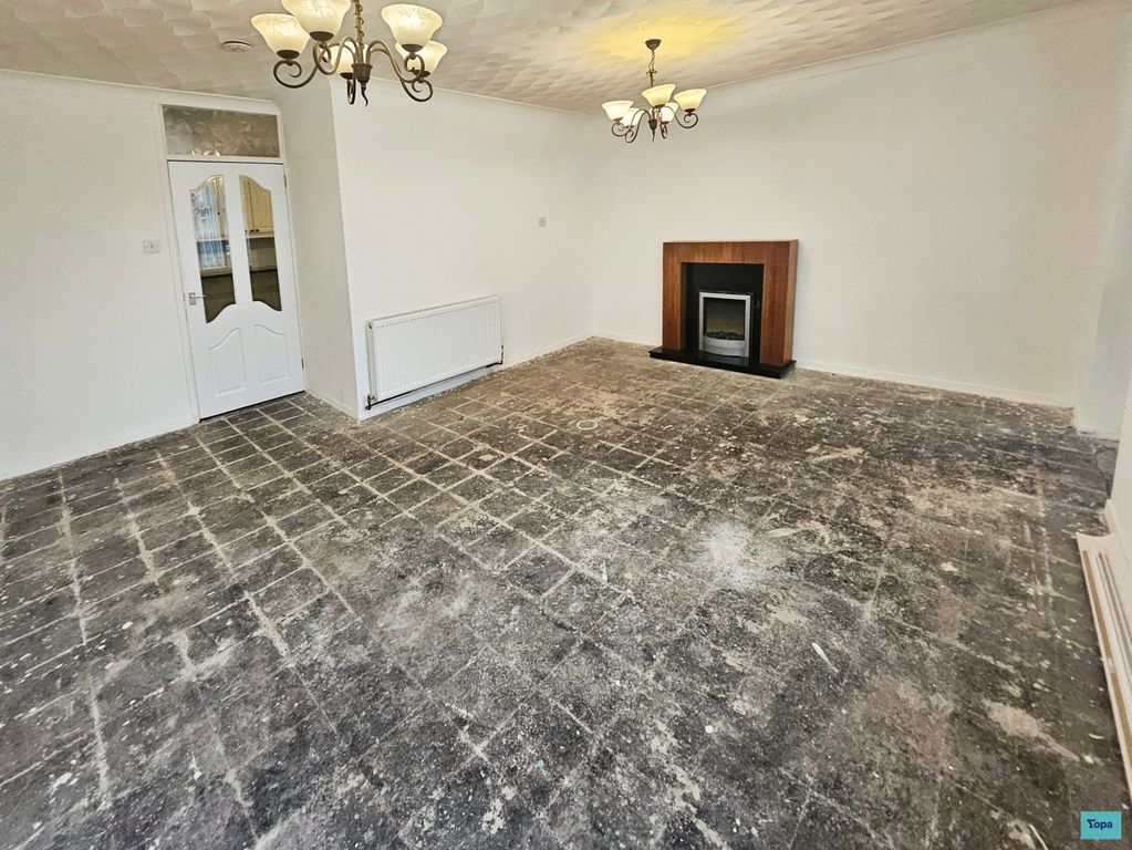 Property photo 2 of 15 Lounge