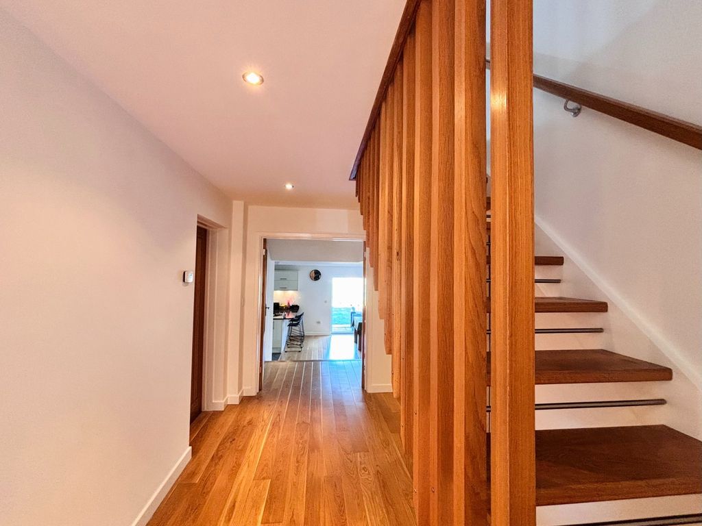 Property photo 2 of 48