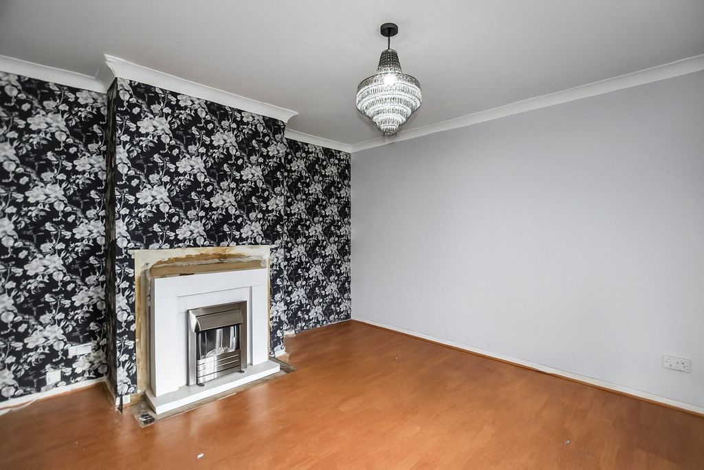 Property photo 2 of 10 Picture No. 11