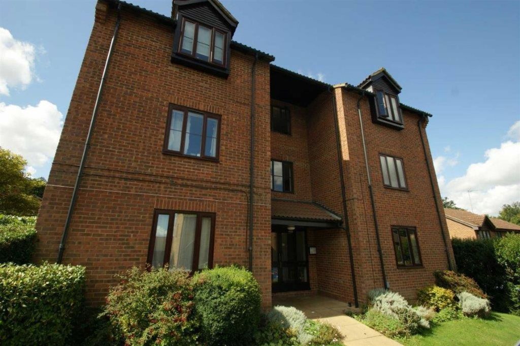 Property photo 1 of 7 External