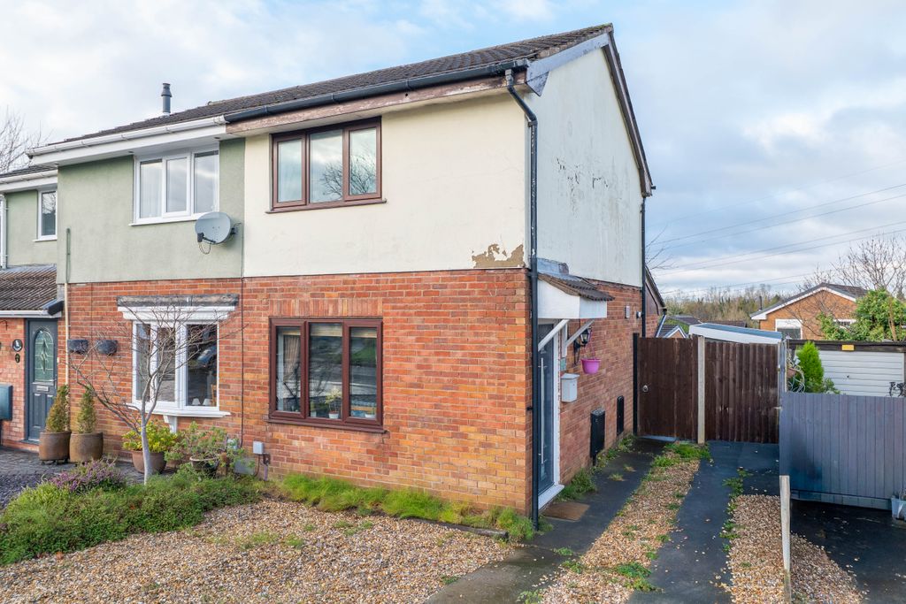 Property photo 3 of 10 Front