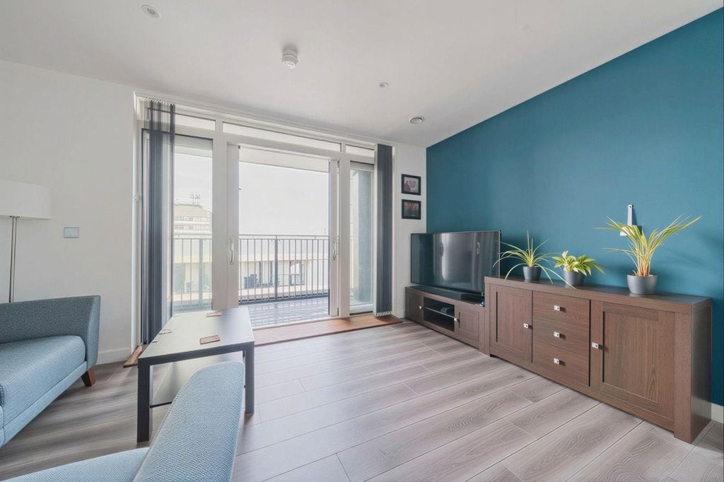 Property photo 2 of 15 34E2095A-528A-430A-852F-35Ac4B48c458.Jpg